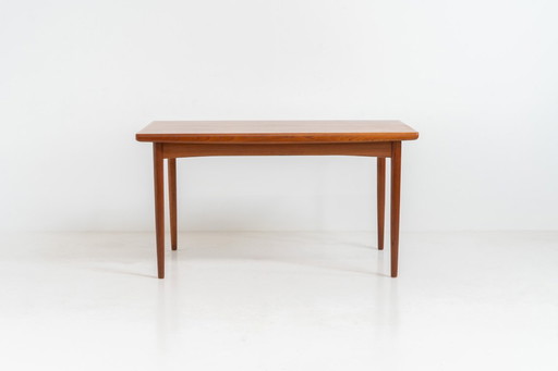 Extendable dining table by Skøvby Møbelfabrik (Denmark, 1960s).