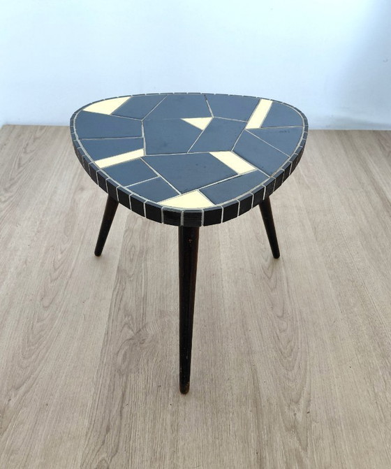 Image 1 of Tavolino anni Cinquanta con piano in ceramica