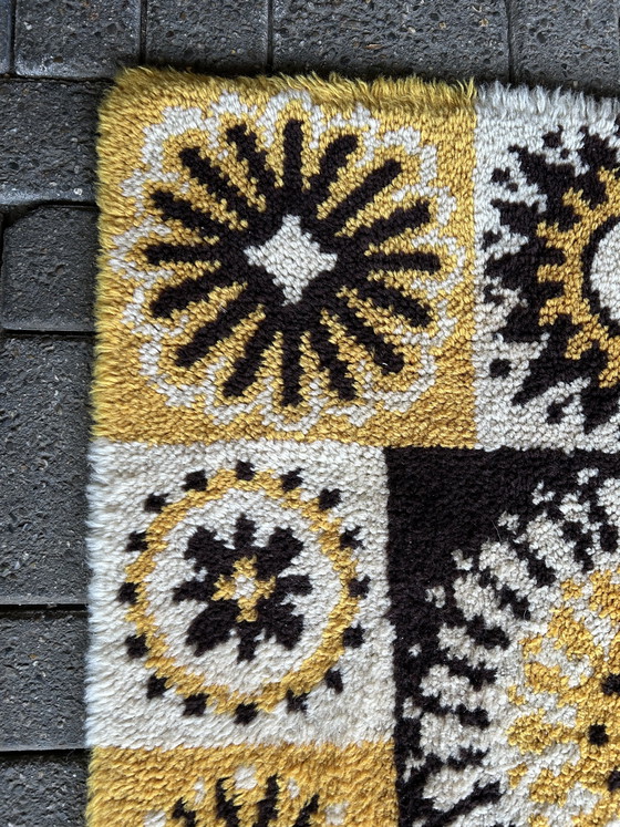 Image 1 of Tappeto/tavolo vintage anni '70, giallo e nero