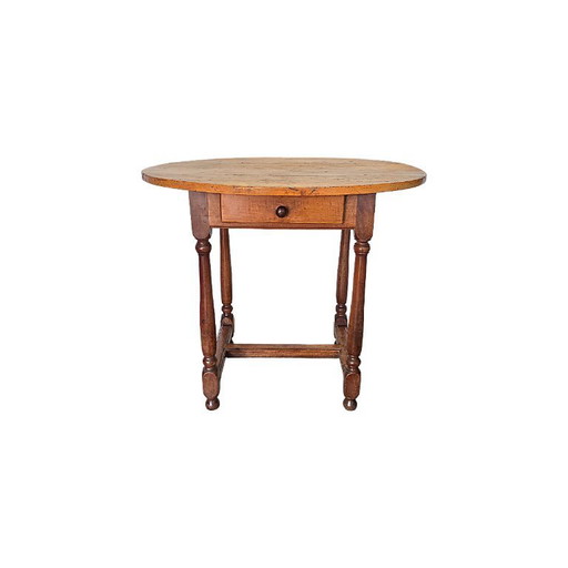 French Louis XIV walnut table with drawer, early 18th century