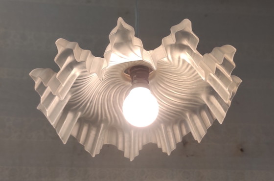Image 1 of Lampenkap van geplooid glas - midden 20e eeuw
