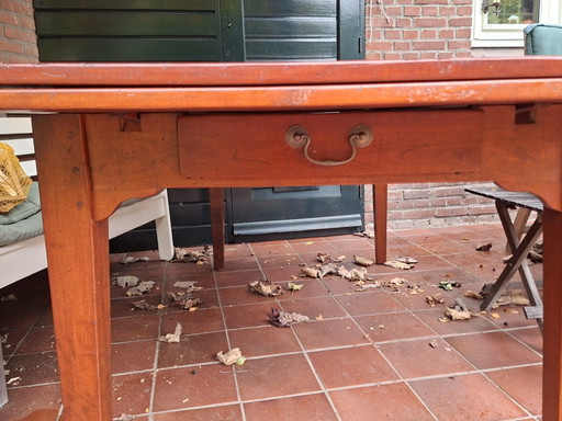 Design extendable cherry wood dining table