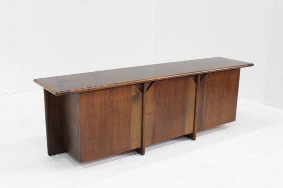 Image 1 of Vintage Italiaans notenhouten dressoir van Ammannati en Vitelli voor Catalano