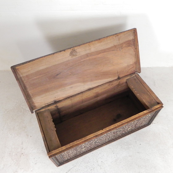 Image 1 of Coffret de mariage syrien du XIXe siècle avec incrustation de nacre