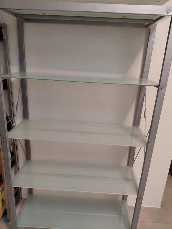 Image 1 of Librería de diseño con cristal templado y acero