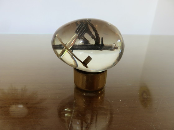 Image 1 of Pierre Giraudon, Frankrijk, Ei van hars met uurwerk, 1970