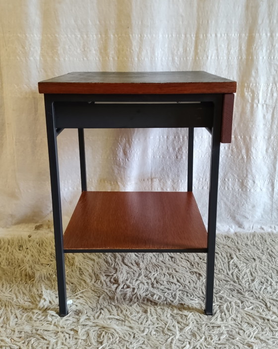 Modernist bedside table in wood and metal - 50s/60s (photo 4 of 10)
