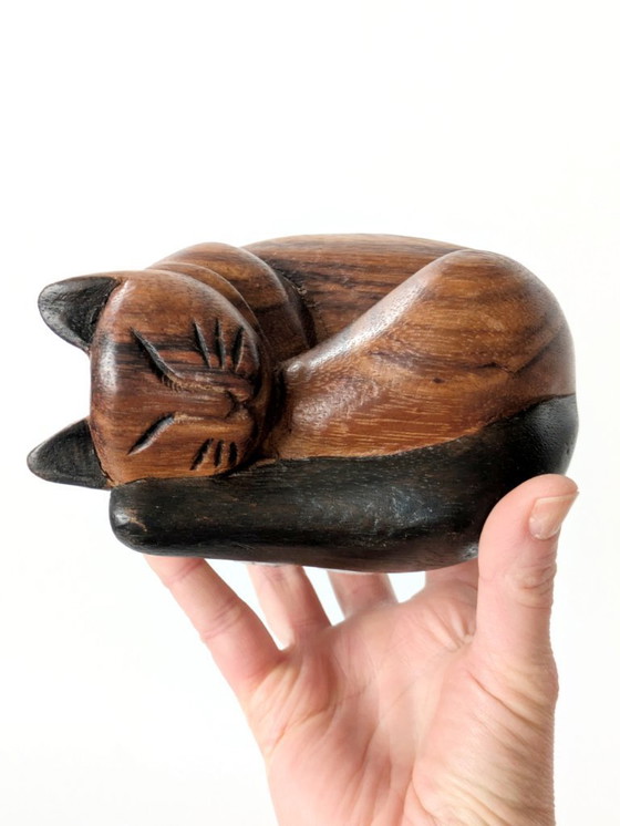 Image 1 of Figurine de chat siamois endormi à crinière de main | Teck milieu du siècle