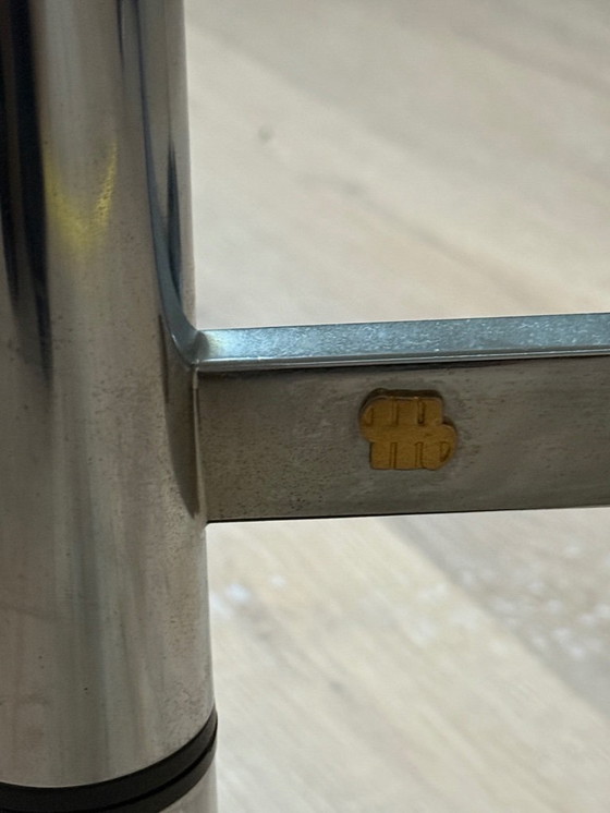 Image 1 of Nella forma del tavolino da caffè 'multi Level' di Ronald Schmitt Design.