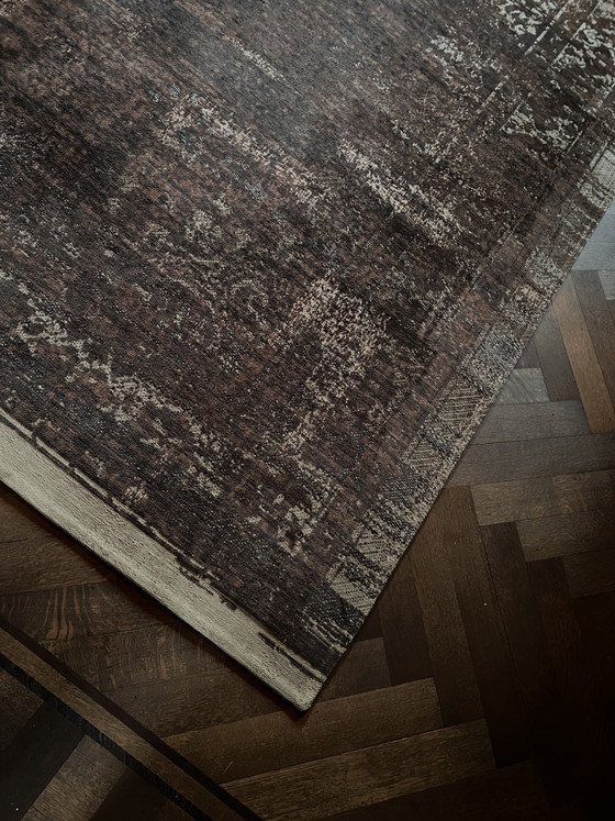 Tappeto di design Louis De Poortere Fading World Tappeto a medaglione – Ebano – 280 × 360 cm (photo 12 of 15)