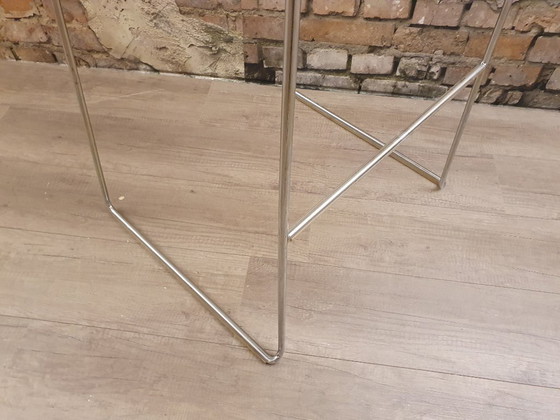 Image 1 of 2 tabourets de bar Arper Catifa 46, modèle traîneau, vert/blanc