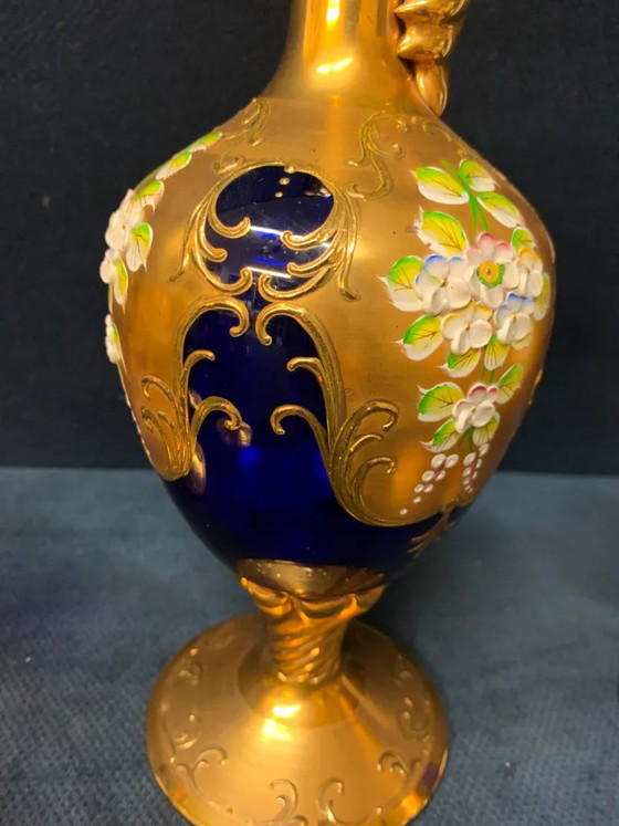 Service à décanter en verre de Murano avec six verres à vin, feuille d'or 24 carats – Bleu. (photo 3 of 5)
