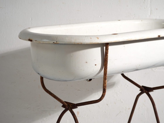 Antique bathtub in enamelled iron – Central Europe, circa 1950 #3 – Decorative Objects, Industrieel (photo 26 of 40)
