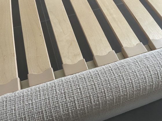 Image 1 of Molteni & Co bed van 180x200 cm met lattenbodem en matras