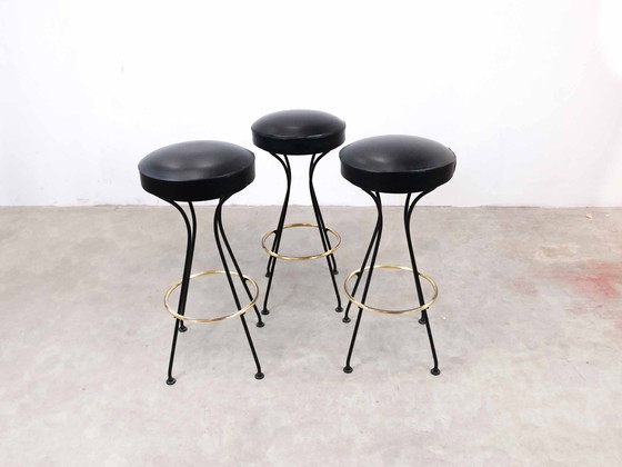Image 1 of MBM French Set de 3 tabourets de bar 1950s Midcentury laiton et vinyle