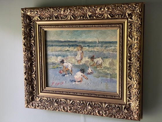 Image 1 of À la plage, huile sur toile, signée, encadrée