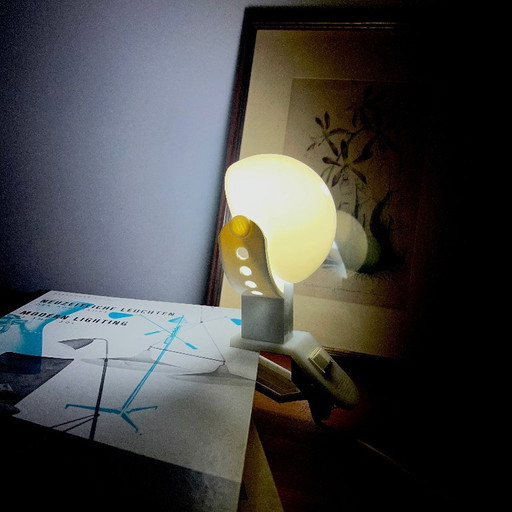 Pequeña lámpara de pinza Sarlam de plástico blanco con forma de seta, luz nocturna vintage