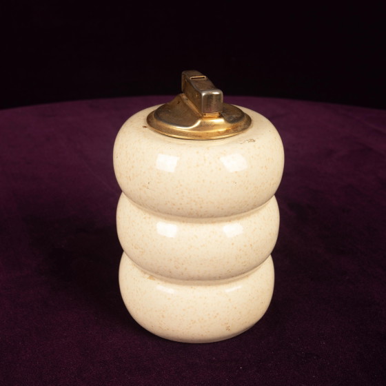 Briquet de table Tommaso Barbi en céramique mouchetée crème et laiton 1970 – Objets déco, Ceramic, Brass (photo 14 of 15)