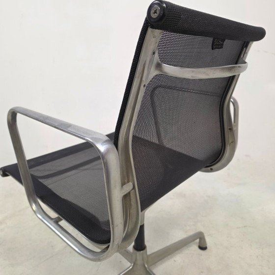 7x Vitra 108 Eames Chairs 90s Vintage Netweave Aluminium – Swivel chairs (photo 5 of 6)