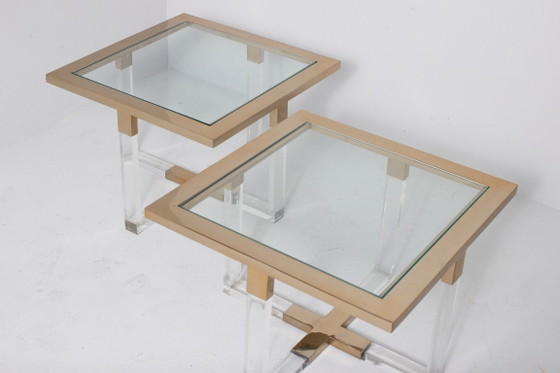 Architecturale set van 2 vintage lucite, messing & glas bijzettafels, jaren '70 (photo 3 of 9)