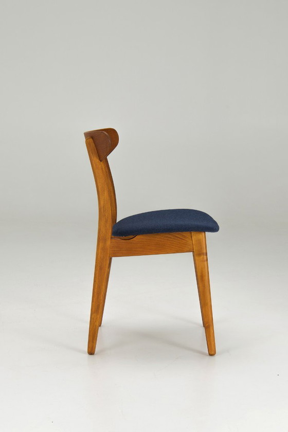 Image 1 of A Set Of 4 'Ch30' Dining Chairs Hans J. Wegner