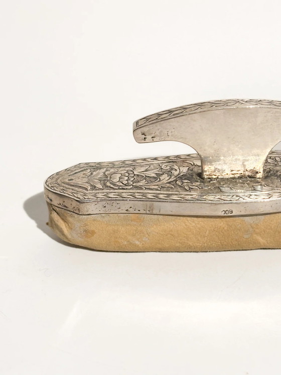 Polissoir à ongles ancien en argent 800, fin du XIXe siècle – Objets déco, Leather, Suede (photo 3 of 7)