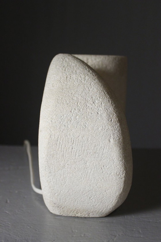 Sculptural vase lamp in carved Gard stone 1970s design Albert Tormos – Table lamps, Mid Century Modern (photo 8 of 12)