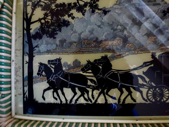 Image 1 of Vassoio vintage con l'immagine della silhouette di una carrozza trainata da cavalli.