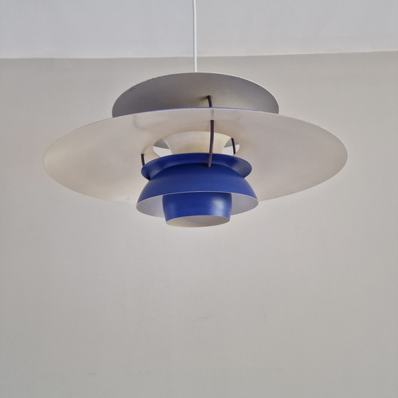 Image 1 of Vintage Louis Poulsen PH5 Pendant Lamp - Blue/White - Ø 50 cm - Design Poul Henningsen - Denmark