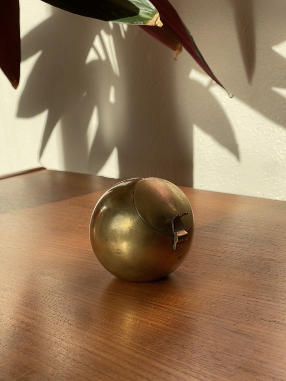 Image 1 of Vintage Italiaanse messing appelvormige asbak