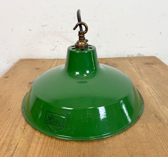 Image 1 of Industriële groene emaille fabriekshanglamp van Revo, jaren 50