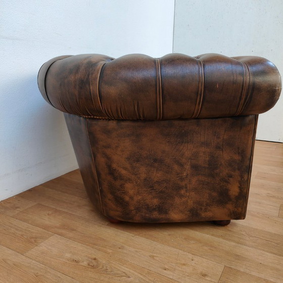 Image 1 of Vintage leren Chesterfield stijl fauteuil