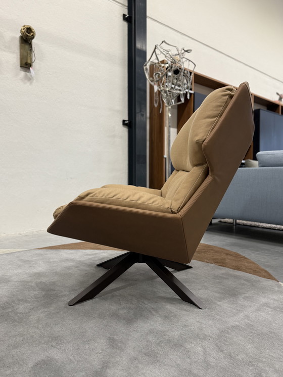 Image 1 of Moroso Clarissa Draai Fauteuil Brown Leer Camel Stof