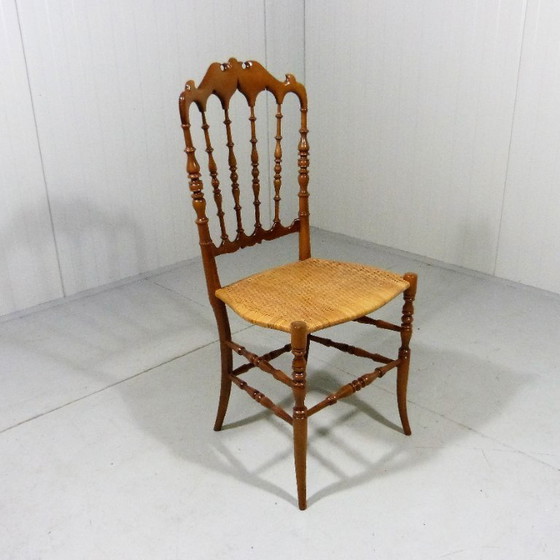 Image 1 of Silla Chiavari de madera con asiento tejido, década de 1960.