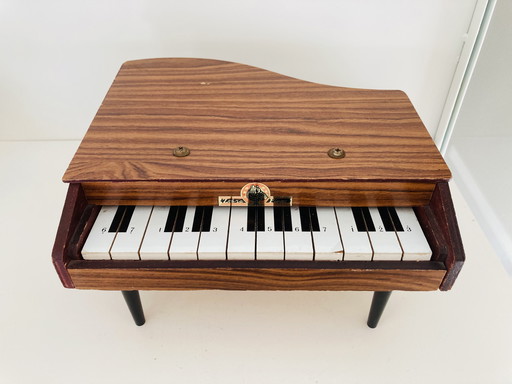 Vintage Kinderpiano