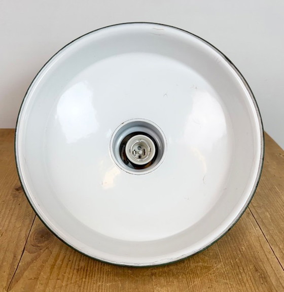 Image 1 of Industriële Britse hanglamp van groen emaille, jaren 60