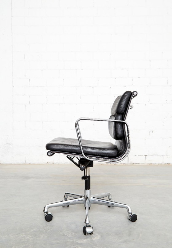 Charles & Ray Eames Soft Pad Chair EA 217 voor Vitra – Bureaustoelen, Leer (photo 3 of 18)