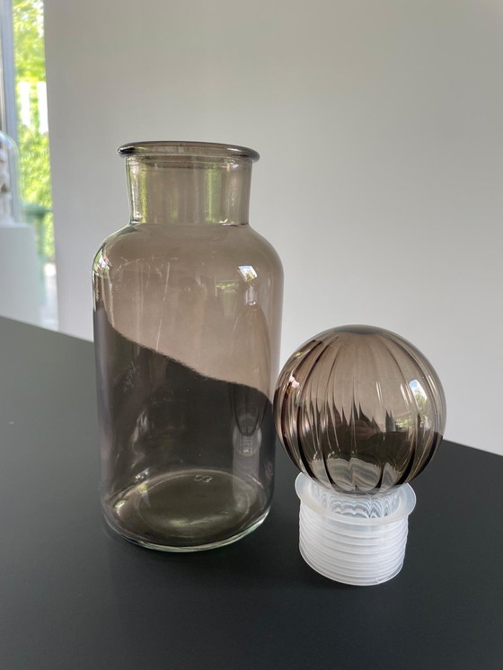 Image 1 of Decoratieve fles van grijs glas