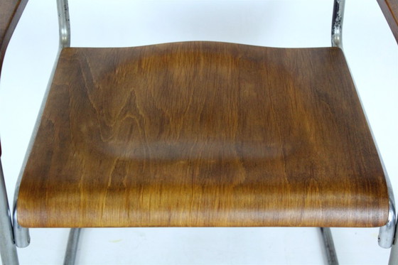 Image 1 of Gerestaureerde Bauhaus B34 cantileverstoel van multiplex en chroom, ontworpen door Marcel Breuer, begin jaren 30.