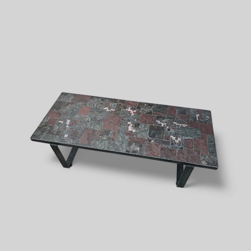 Ceramic coffee table by Pia Manu