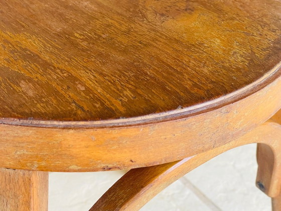 Image 1 of Vintage gebogen houten kruk uit het midden van de vorige eeuw van Baumann uit de jaren 1950.