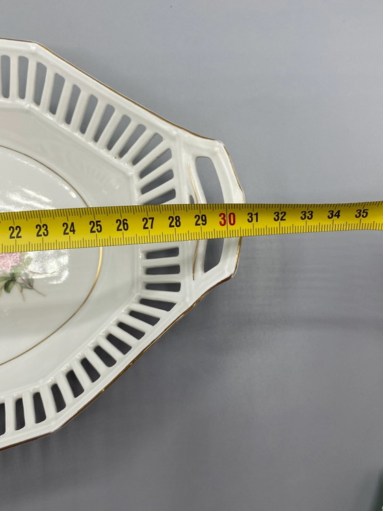 Antiker durchbrochener Porzellanteller mit floralem Dekor – Dekorative Objekte, Porcelain (photo 6 of 8)