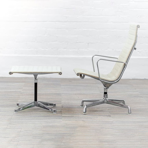 Set da salotto Herman Miller Ea116 + poggiapiedi