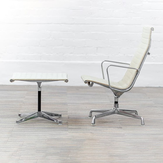 Image 1 of Conjunto de salón Herman Miller Ea116 + Reposapiés