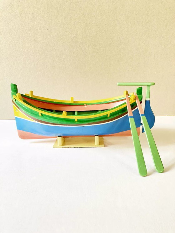 Image 1 of Modellino di barca da pesca in legno dipinto