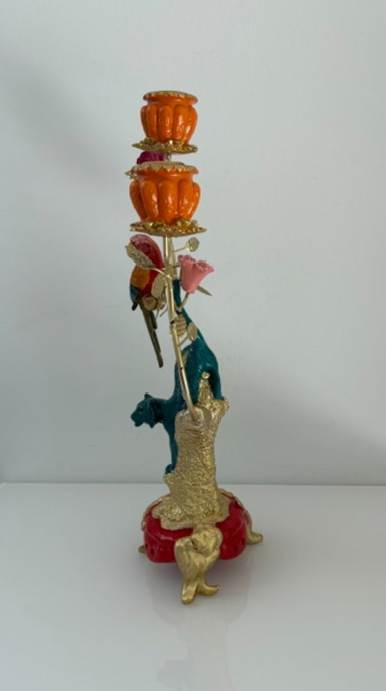 Candelabro ecléctico con tigre y loro – Portavelas, Plastic, Metal (photo 9 of 15)