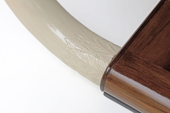 Image 1 of Art Deco Italiaanse notenhouten glazen tafel met olifant slagtandpoten, jaren '30