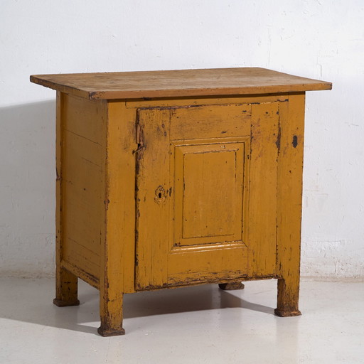 Small cabinet mustard patina – Central Europe, circa 1890 – opbergkast, Scandinavian