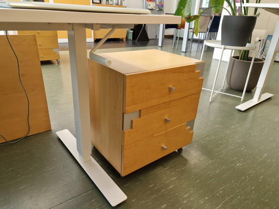 Image 1 of Petites commodes uniques sur roulettes