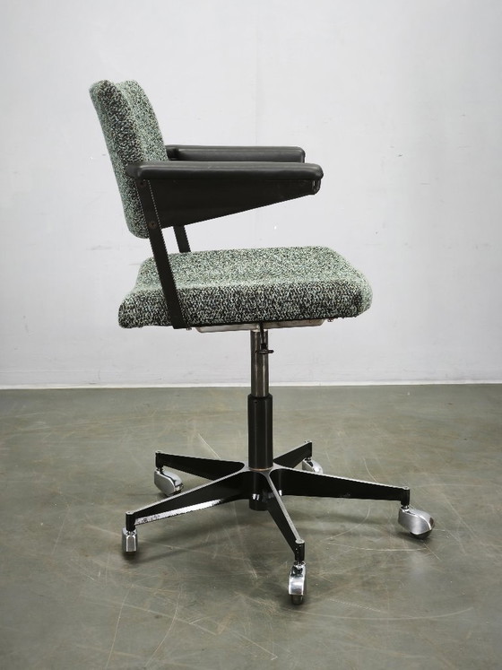 Silla de oficina giratoria André Cordemeyer para Gispen, Países Bajos, años 60 – Sillas giratorias, Metal (photo 13 of 14)